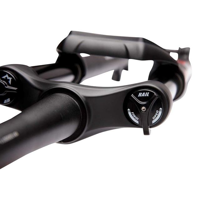 Marzocchi Bomber Z2 120 29 musta 51 mm offset 2020 Marzocchi Bomber Z2 120 29 musta 51 mm offset 2020